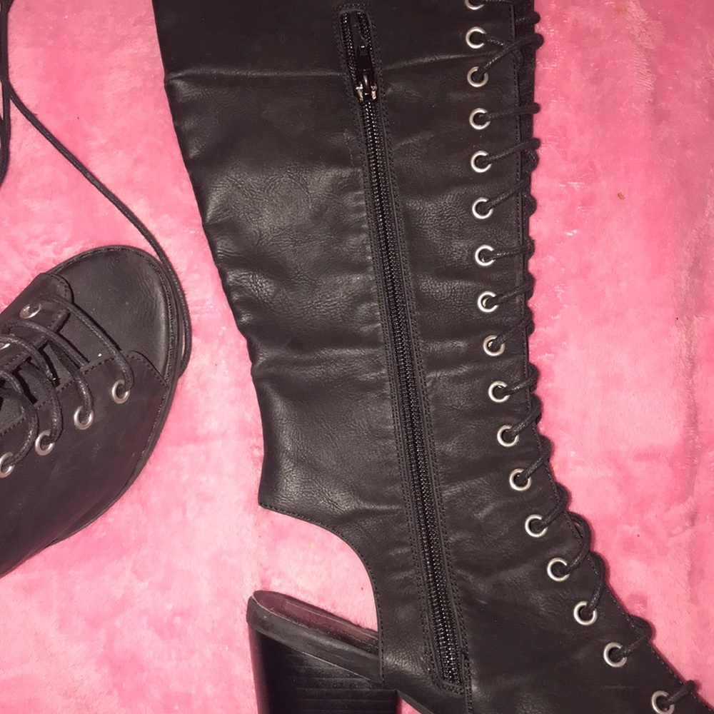 7.5 Biker Boot - Picture 3 of 3